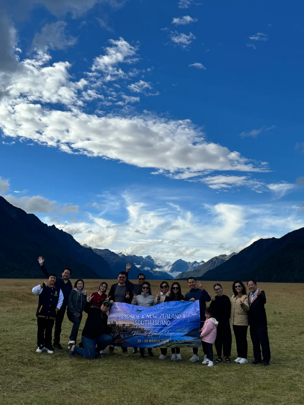 Rombongan Garuda Kiwi Tour di lembah pegunungan pada perjalanan Maret 2026